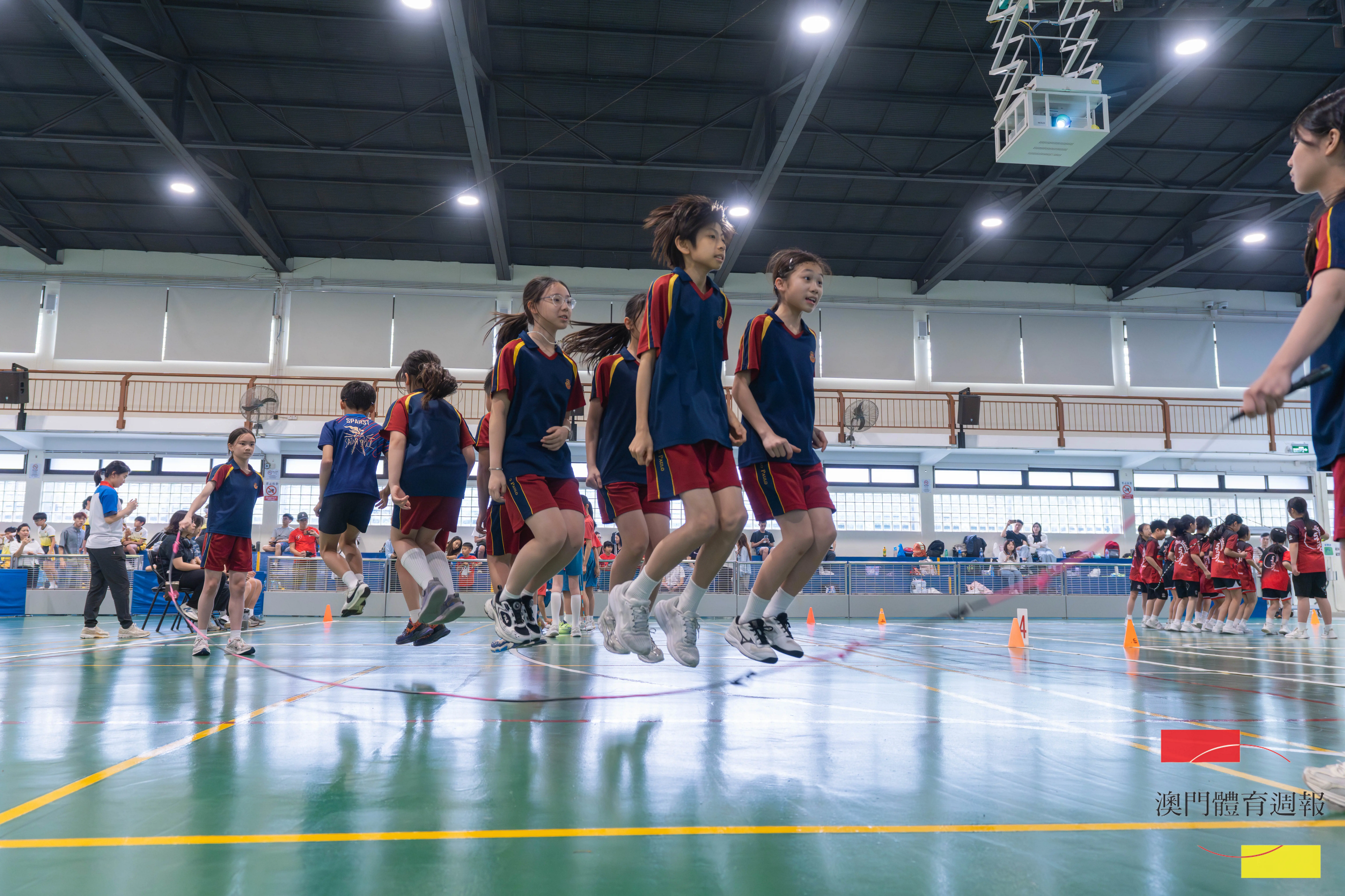 5 10人跳大繩(聖保祿學).jpg